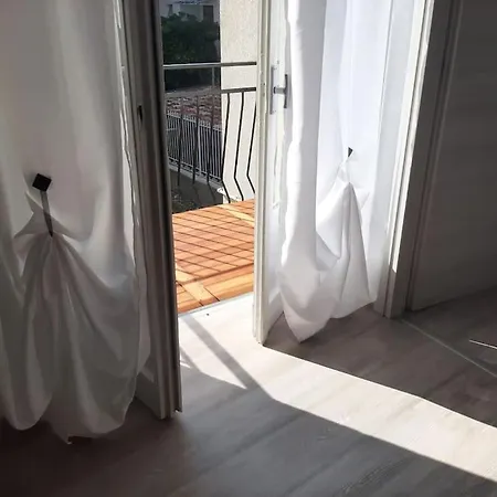 Como- *
